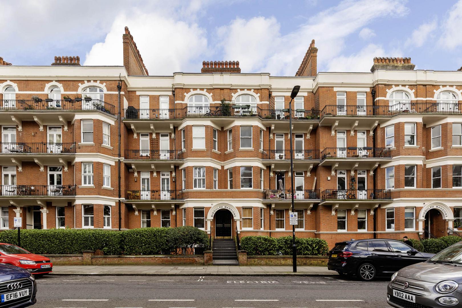 			2 Bedroom, 1 bath, 1 reception Flat			 Biddulph Mansions, Maida Vale